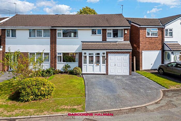 4 Bedroom Semi-Detached House For Sale In Ledge Ley, Cheadle Hulme, SK8