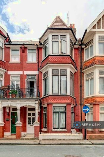 1 Bedroom Flat To Rent In Elms Avenue, Eastbourne, BN21