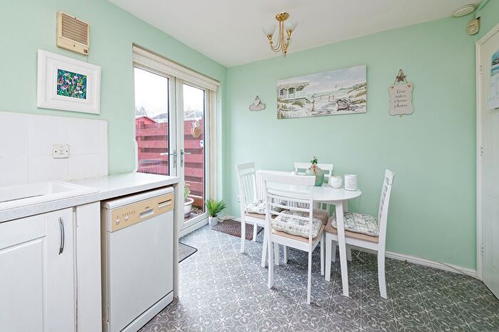 2 Bedroom Terraced House For Sale In Cromptons Grove, Paisley, PA1