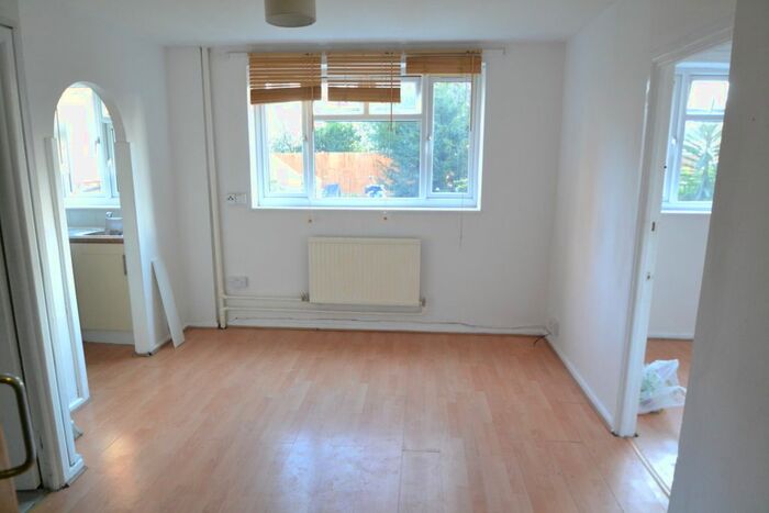 1 Bedroom Flat To Rent In Upper Richmond Road, London, SW15