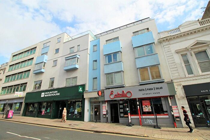 2 Bedroom Apartment For Sale In Queens Road, Brighton, BN1