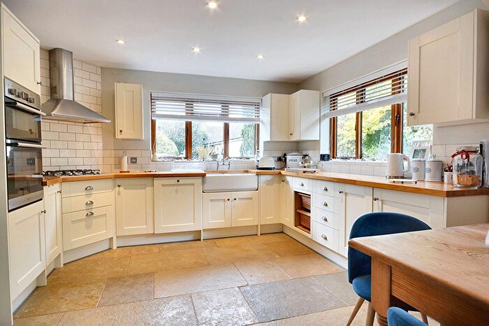 4 Bedroom Detached House For Sale In Canterbury Road, Kennington, TN25
