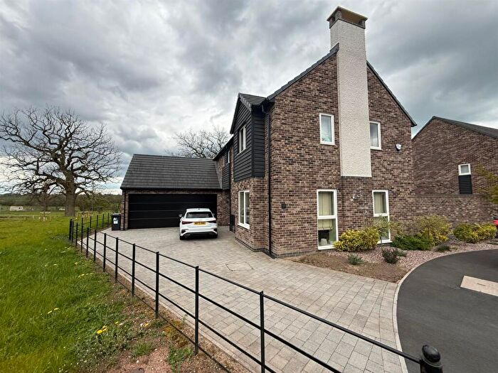 4 Bedroom Detached House For Sale In Deer Park Close, Alfreton, DE55