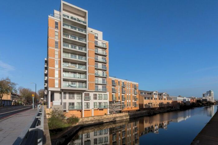 Flat To Rent In Harley House, Limehouse, E14