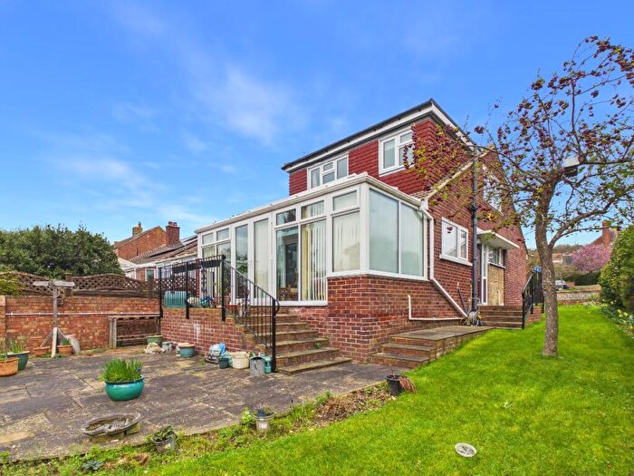 2 Bedroom Semi-Detached Bungalow For Sale In Courtmount Grove, Drayton, PO6