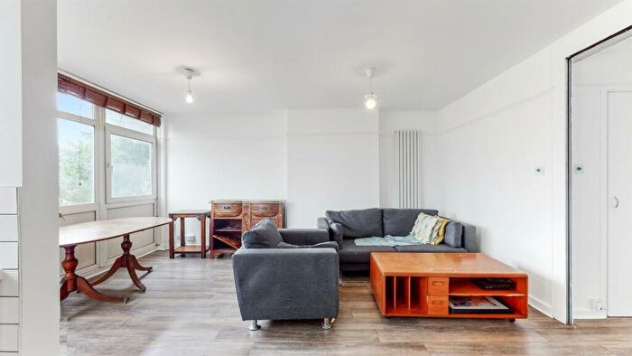 3 Bedroom Apartment To Rent In Old Market Square, Columbia Road, Shoreditch, E2