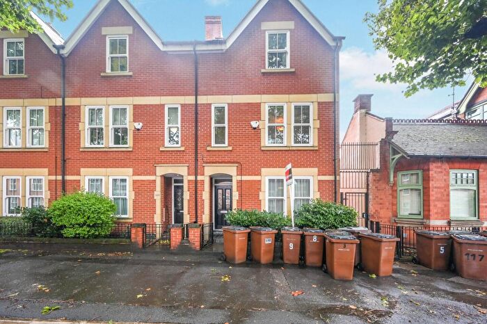 5 Bedroom Semi-Detached House For Sale In Castle Boulevard, Nottingham, Nottinghamshire, NG7