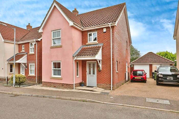 3 Bedroom Detached House For Sale In Field Maple Road, Watton, Thetford, IP25