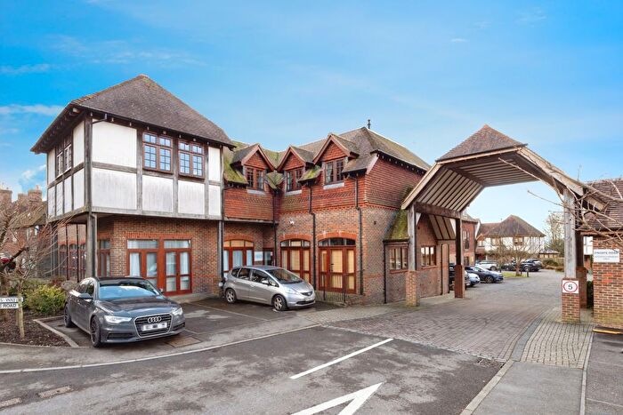2 Bedroom Flat For Sale In London Road, Hurst Green, Etchingham, East Sussex, TN19