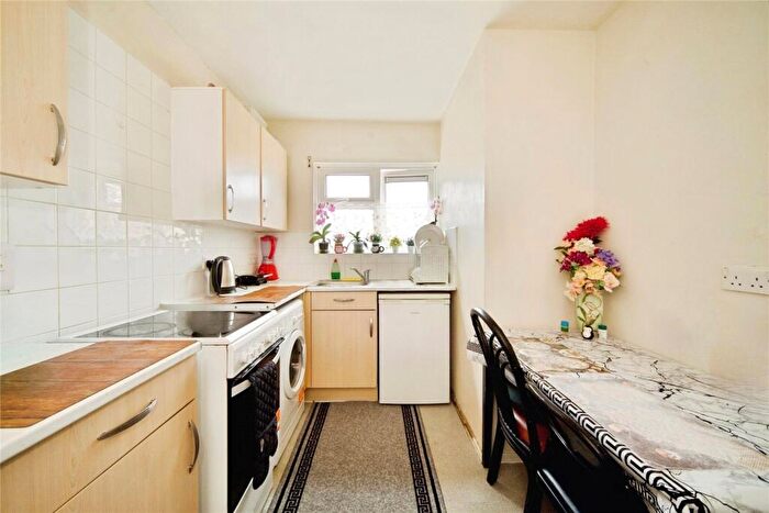 2 Bedroom Flat To Rent In Attlee Terrace, Prospect Hill, E17
