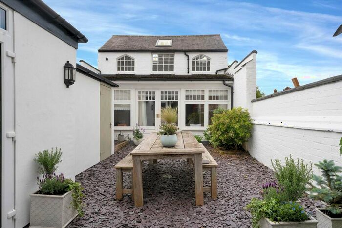 3 Bedroom End Of Terrace House For Sale In Avenue Road Extension, Clarendon Park, Leicester, LE2