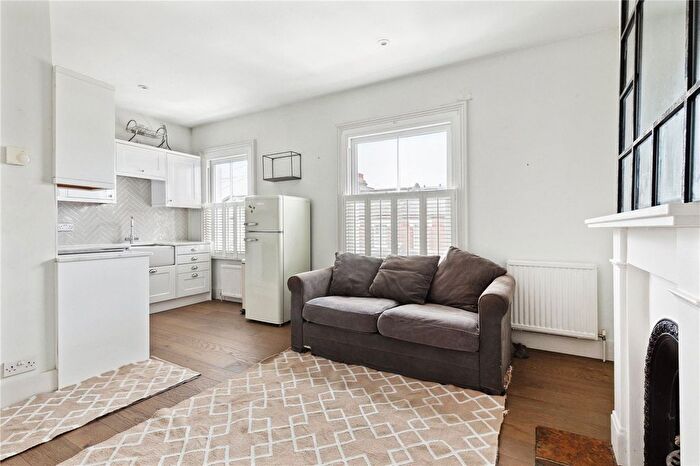 2 Bedroom Flat To Rent In Stanbridge Road, London, SW15