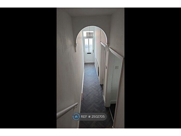 2 Bedroom End Of Terrace House To Rent In Trafford Road, Leicester, LE5