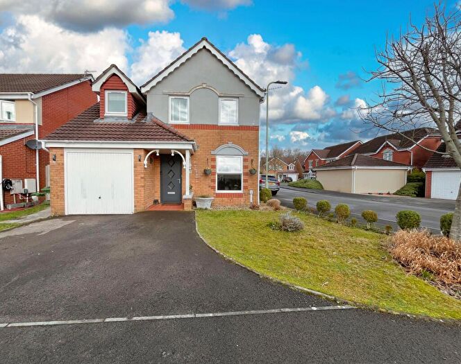 3 Bedroom Detached House For Sale In Clos Ynysddu, Pontyclun, CF72