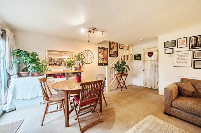 3 Bedroom End Of Terrace House For Sale In Hawkins Way, Wokingham, RG40