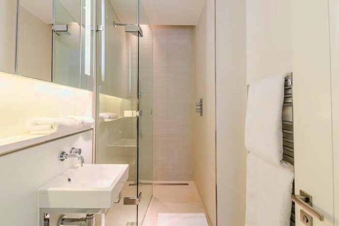 2 Bedroom Flat To Rent In Green Street, Mayfair, London, W1K