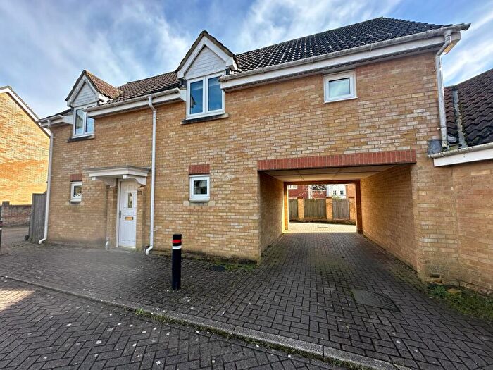 2 Bedroom Coach House To Rent In Deer Walk Hedge End, Southampton Unfurnished, SO30