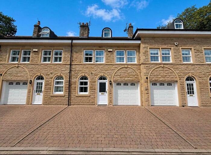 4 Bedroom House To Rent In Brodrick Drive, Ilkley, West Yorkshire, LS29