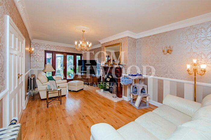 5 Bedroom End Of Terrace House For Sale In Westrow Drive, Leftley Estate, Barking, IG11