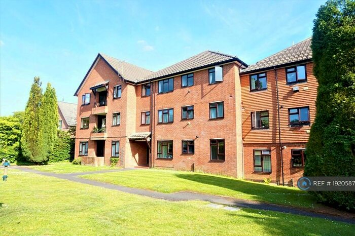 1 Bedroom Flat To Rent In Clockhouse Road, Farnborough, GU14