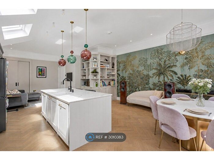 5 Bedroom Semi-Detached House To Rent In Hillcrest Road, London, W3