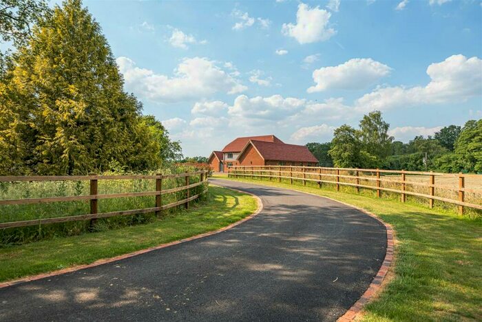 4 Bedroom Detached House To Rent In Alfold Road, Cranleigh, GU6