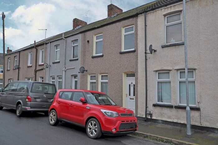 3 Bedroom Flat To Rent In Three Bedrooms, East Usk Road, Newport, NP19