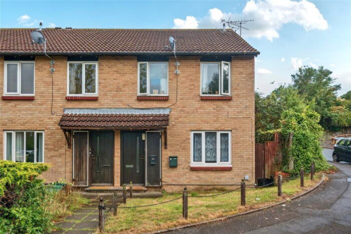 1 Bedroom Maisonette For Sale In Bishop Butt Close, Orpington, BR6