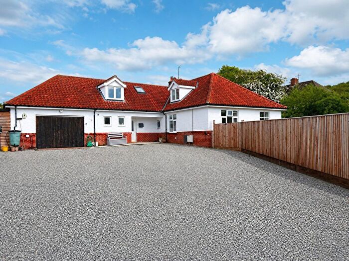 5 Bedroom Detached House For Sale In Fearns Close, Cromer, NR27