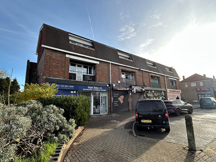 2 Bedroom Flat For Sale In Kingswood Avenue, South Croydon, Greater London, CR2