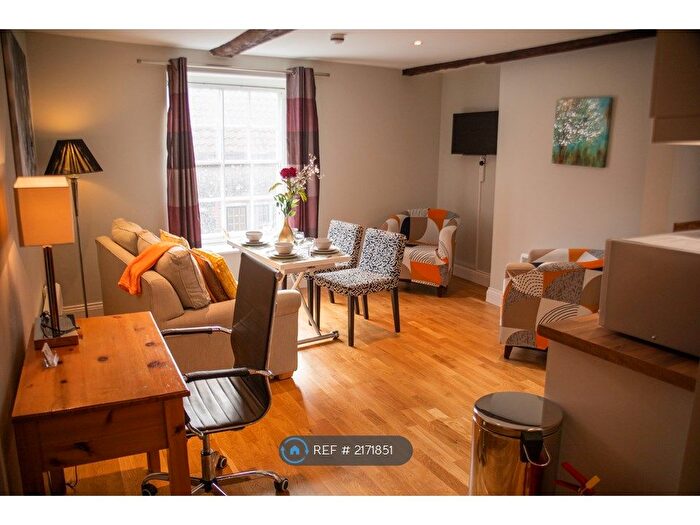 2 Bedroom Flat To Rent In Colegate, Norwich, NR3