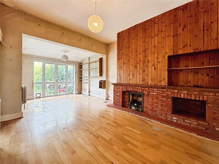 3 Bedroom End Of Terrace House For Sale In Elibank Road, London, SE9