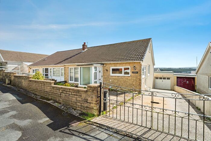 2 Bedroom Bungalow For Sale In Oaklands, Llanelli, Carmarthenshire, SA14