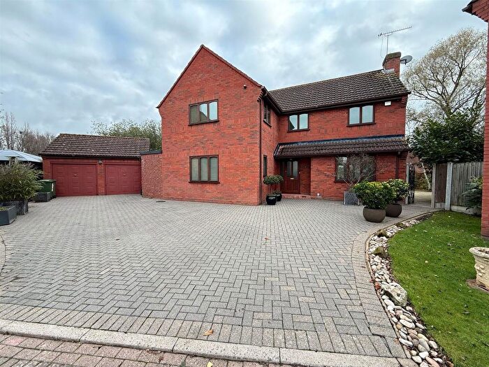 5 Bedroom Property For Sale In Tyle Green, Hornchurch, RM11