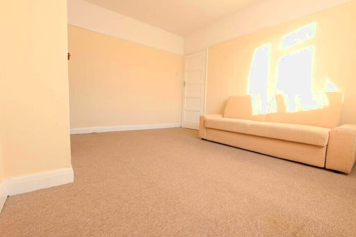 1 Bedroom Flat To Rent In Grayling Road, London, N16
