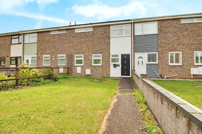 3 Bedroom Town House To Rent In Naseby Gardens, St. Neots, PE19