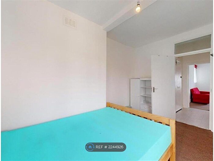 2 Bedroom Flat To Rent In Derby Lodge, London, WC1X