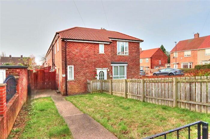 2 Bedroom Flat To Rent In Thirlmere Way, Newcastle Upon Tyne, Tyne And Wear, NE5