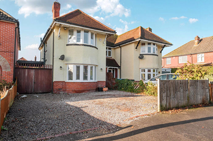 3 Bedroom Semi-Detached House For Sale In Luccombe Road, Upper Shirley, Southampton, Hampshire, SO15