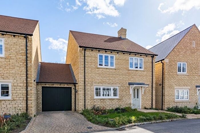 4 Bedroom Detached House To Rent In Olivers Close, Long Hanborough, Witney, OX29