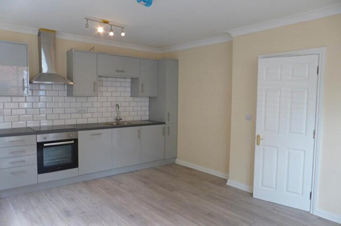 1 Bedroom Flat To Rent In High Street, Ewell, KT17