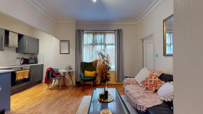 1 Bedroom Flat To Rent In Hallam Street, London, W1W