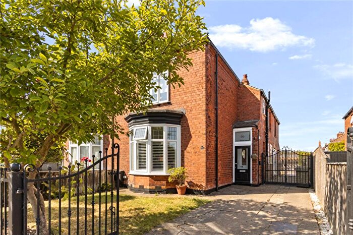 4 Bedroom Semi-Detached House For Sale In Park Avenue, Grimsby, N E Lincs, DN32