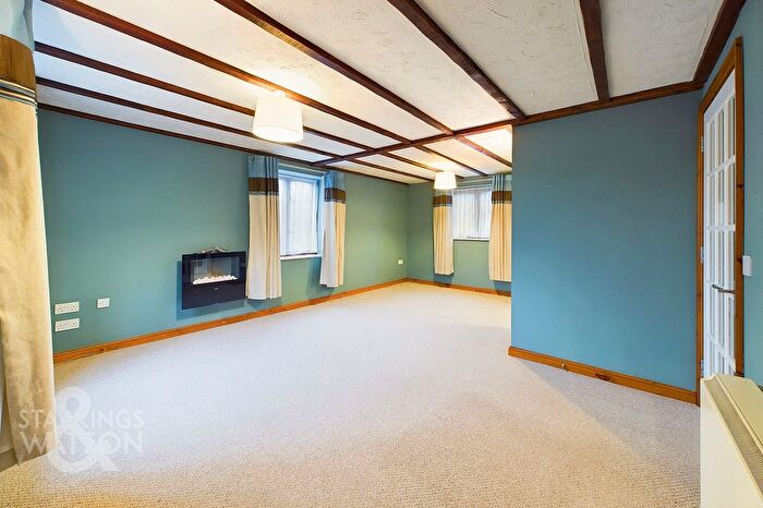 2 Bedroom Flat For Sale In Malthouse Court, Harleston, IP20