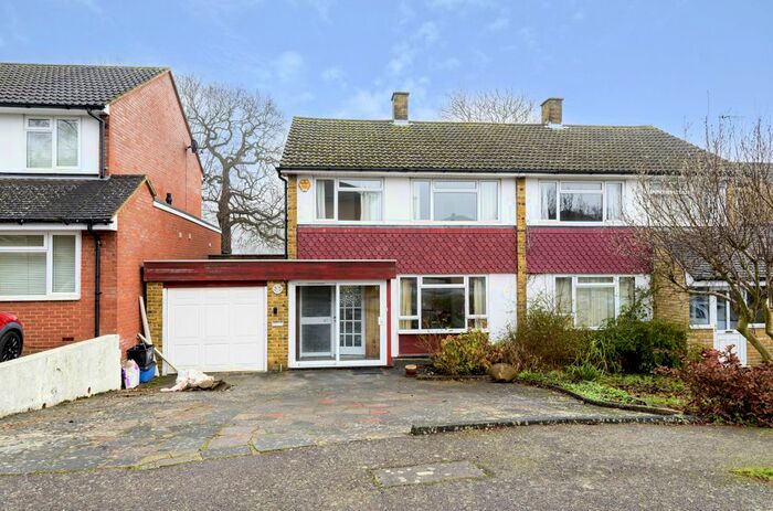 3 Bedroom Semi-Detached House To Rent In Tiverton Road, Potters Bar EN6