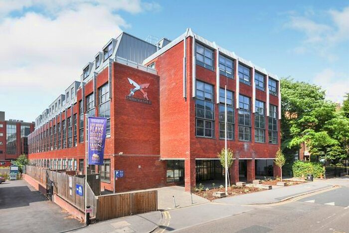 2 Bedroom Flat To Rent In Eastern Road, Romford, RM1