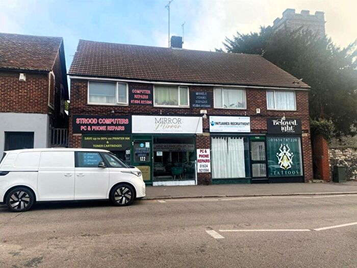 Studio To Rent In High Street, Strood, ME2