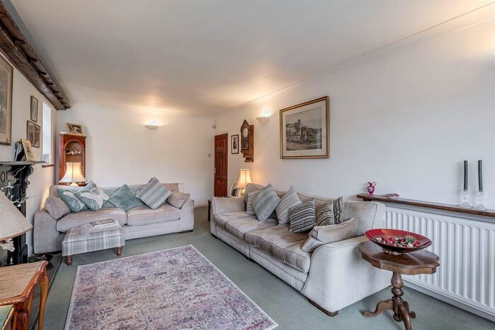4 Bedroom Detached House For Sale In Maidensbridge Road, Wall Heath, DY6