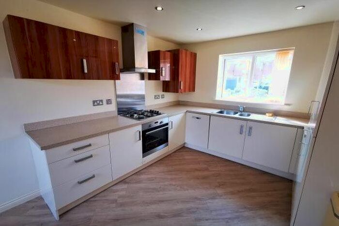 3 Bedroom Semi-Detached House To Rent In Northumberland Way, Walsall, WS2