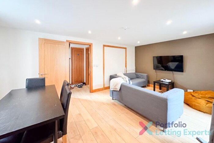 5 Bedroom Semi Detached House To Rent In Avon Road, Bournemouth, BH8